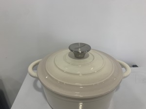 cast iron cooking pots